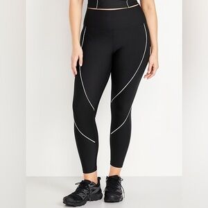 Old Navy Black Powersoft Rib 7/8 Leggings with White Accents
